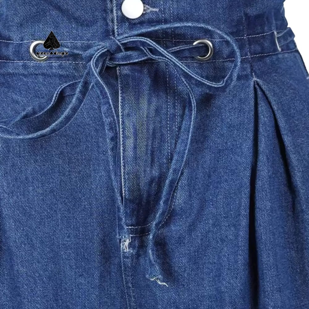 Detail of drawstring and casual streetwear denim shorts